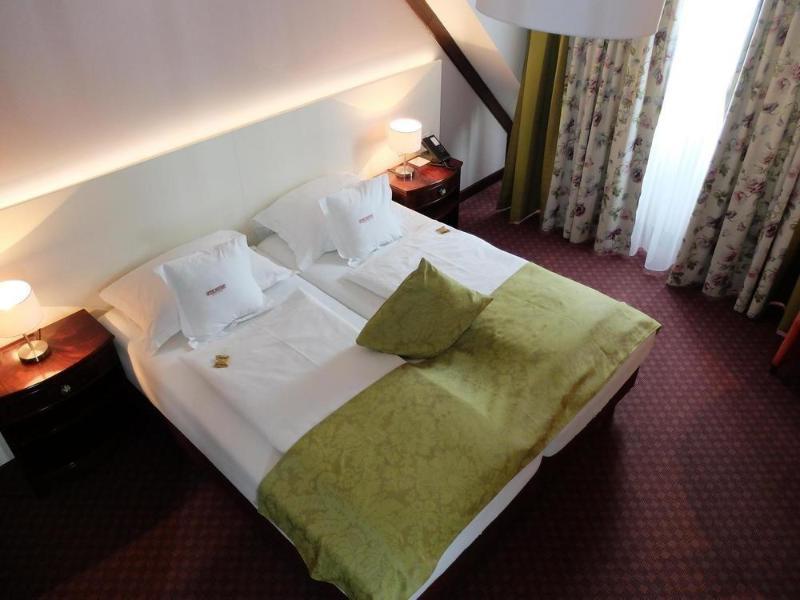 Exquisit 4* München